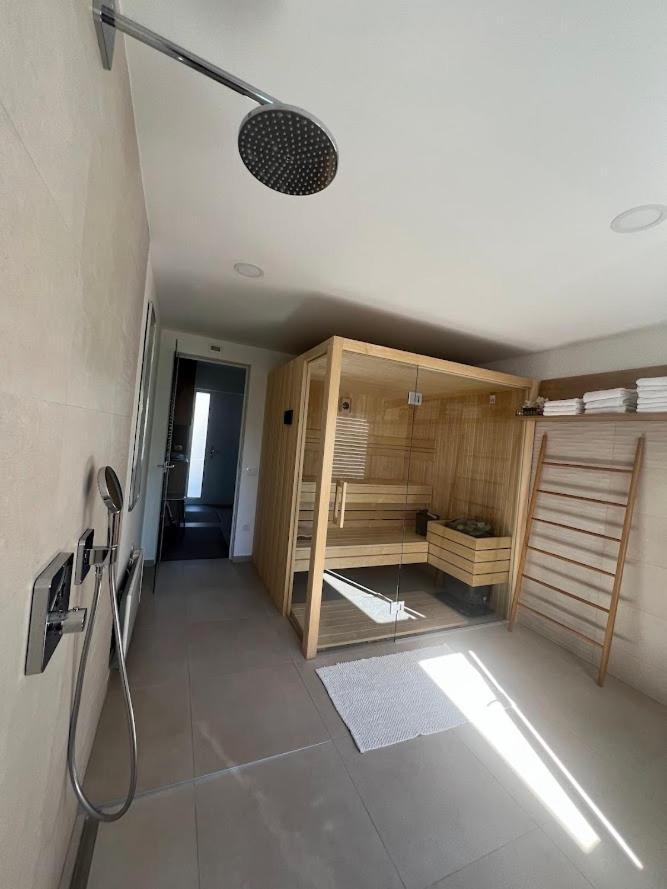 Vacation Family House On The Beach Stara Novalja Luaran gambar